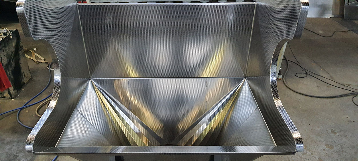Pièce en tôle inox pliée